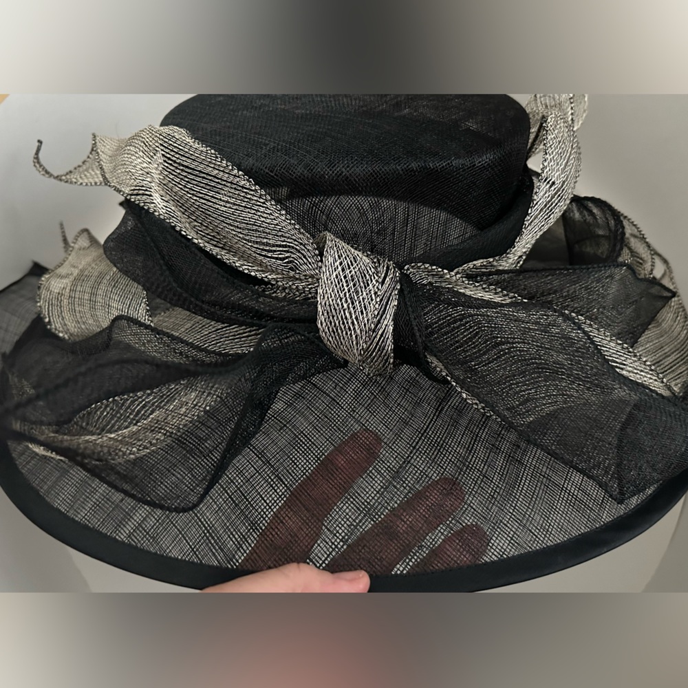 Marzi Hat hand made in Italy.  Beautifully constructed black and gray.